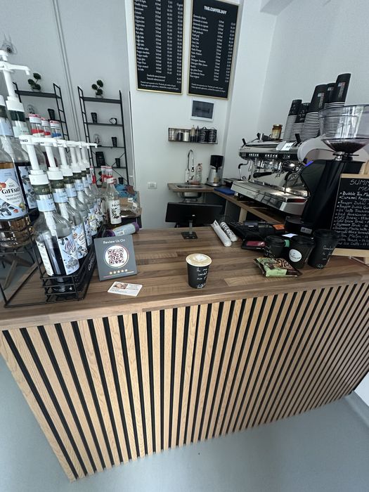 Cedez spatiu zona iancului ( langa metrou)