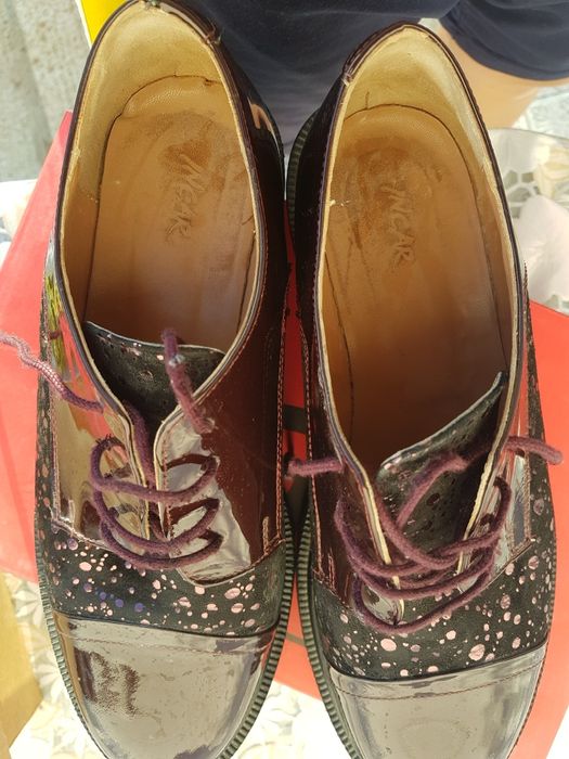 Pantofi dama cu piele întoarsă si lac