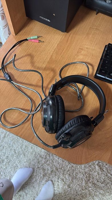 Продам наушники для компьютера