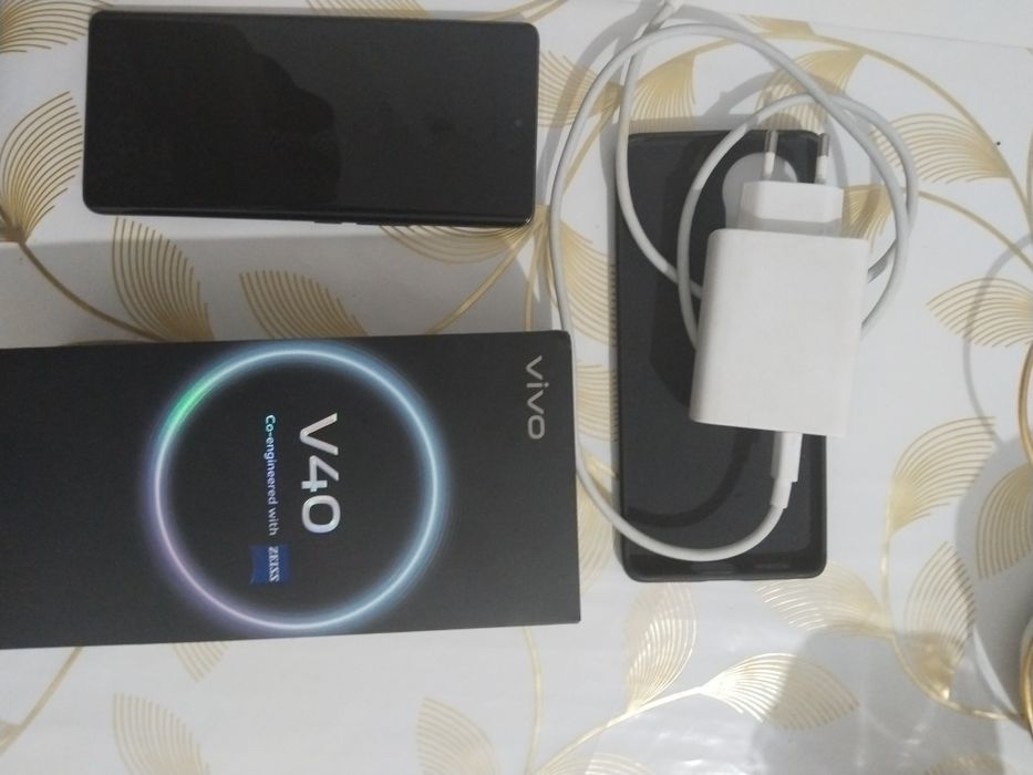 Vivo v40 ОЗУ 12 Внутренний память 256
