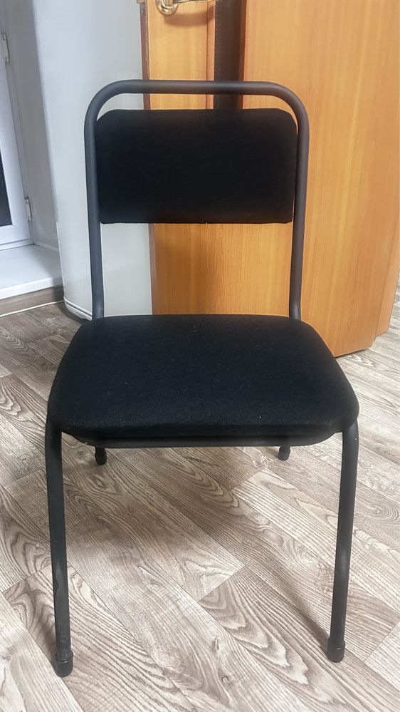 Продам стулья офисные