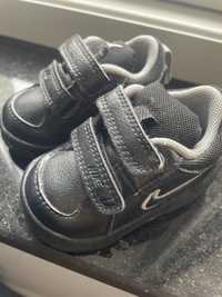 Adidasi Nike bebe