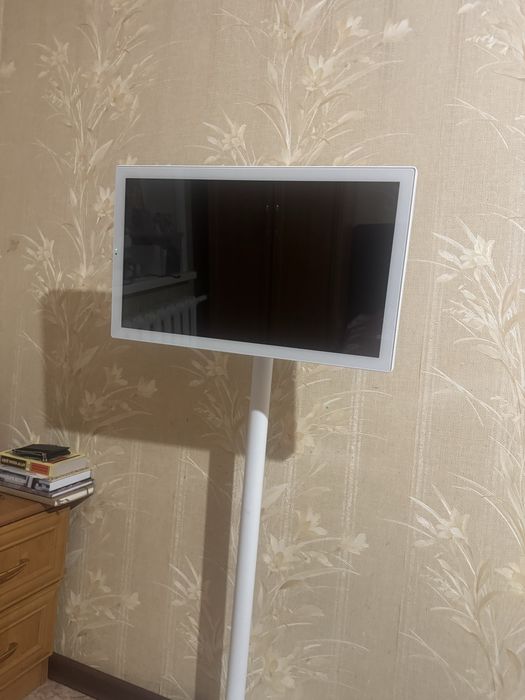 Продаю передвижной планшет KONKA