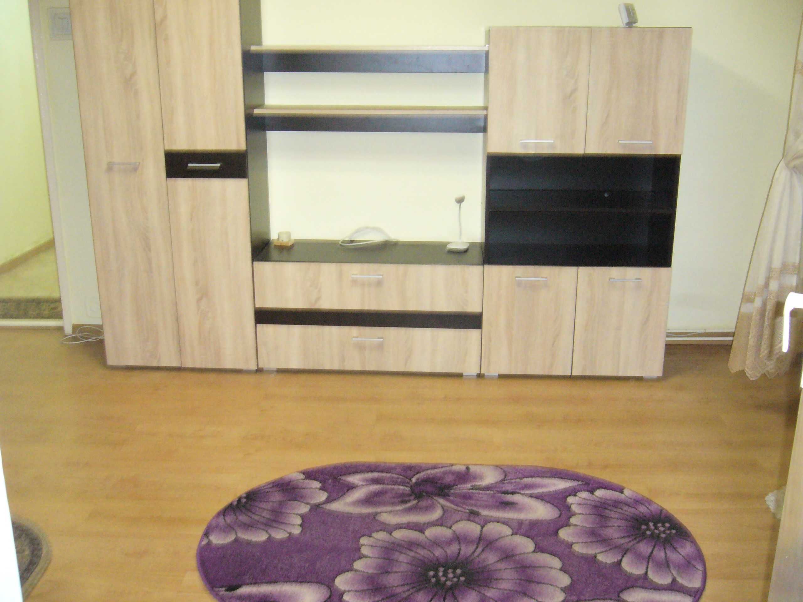 Vand apartament 2 camere,in Damb,str. Parangului, etaj 2.sau schimb