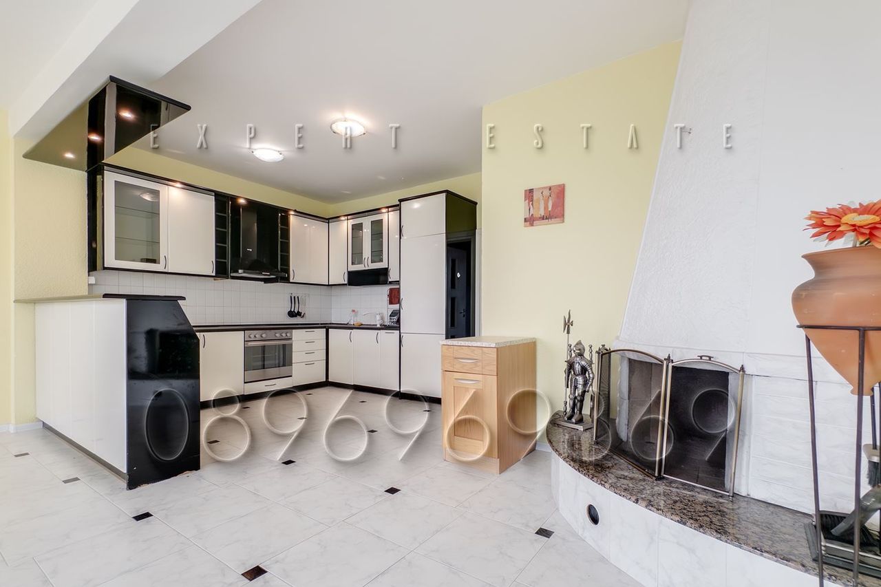 Продава се Четиристаен апартамент в Варна, Бриз - 131 кв.м за 1833 €/кв.м - Снимка #4