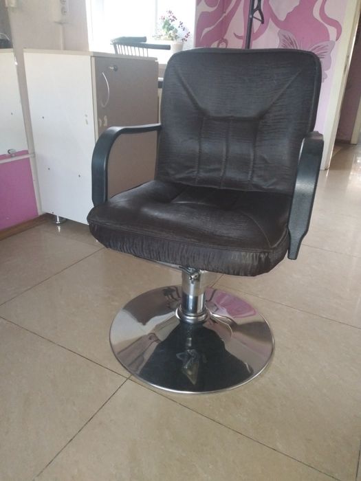Продам парикмахерское кресло цена за шт   2шт