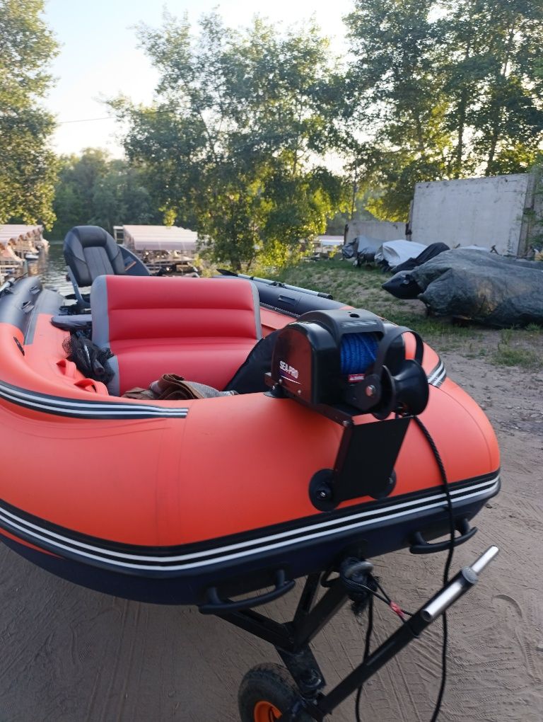 Лодка reef triton S-max 400