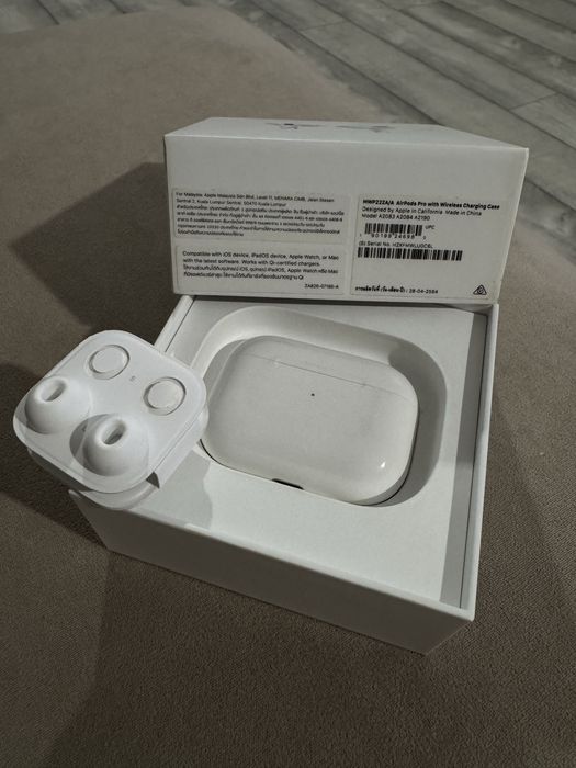 Продаю AirPods Pro