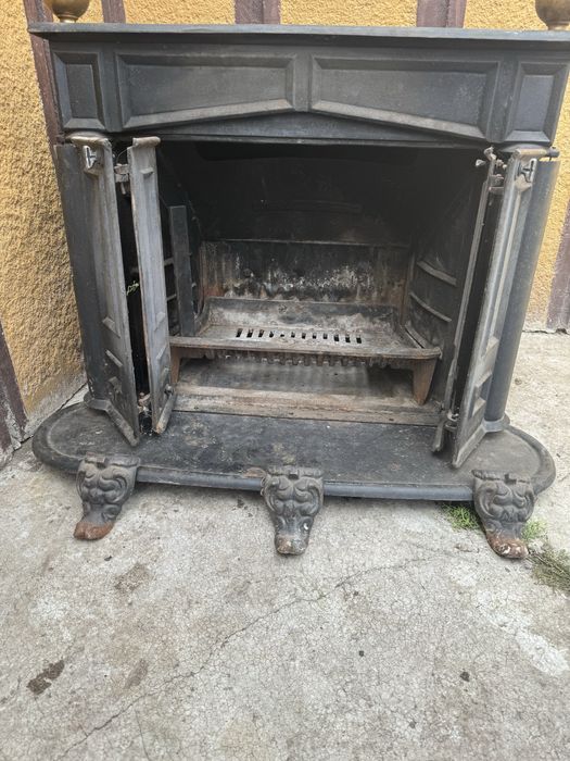 Semineu si soba din fontă.