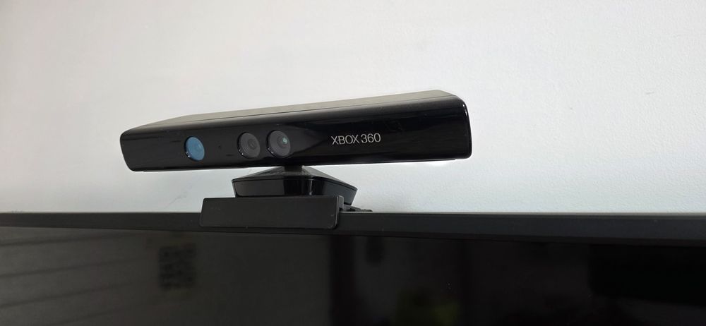 XBox 360 Kinetic 2 manete plus jocuri