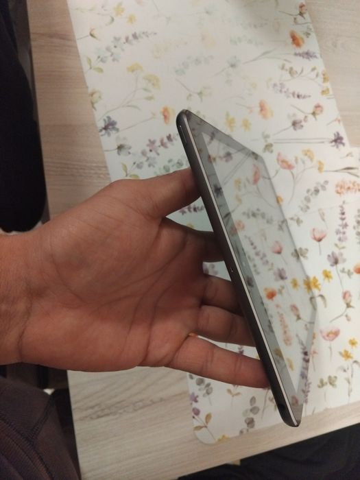 iPad Air Model Number-ME8998LL/A