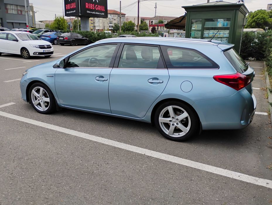 Toyota Auris combi hibrid, 2015, 314.000km, garanție