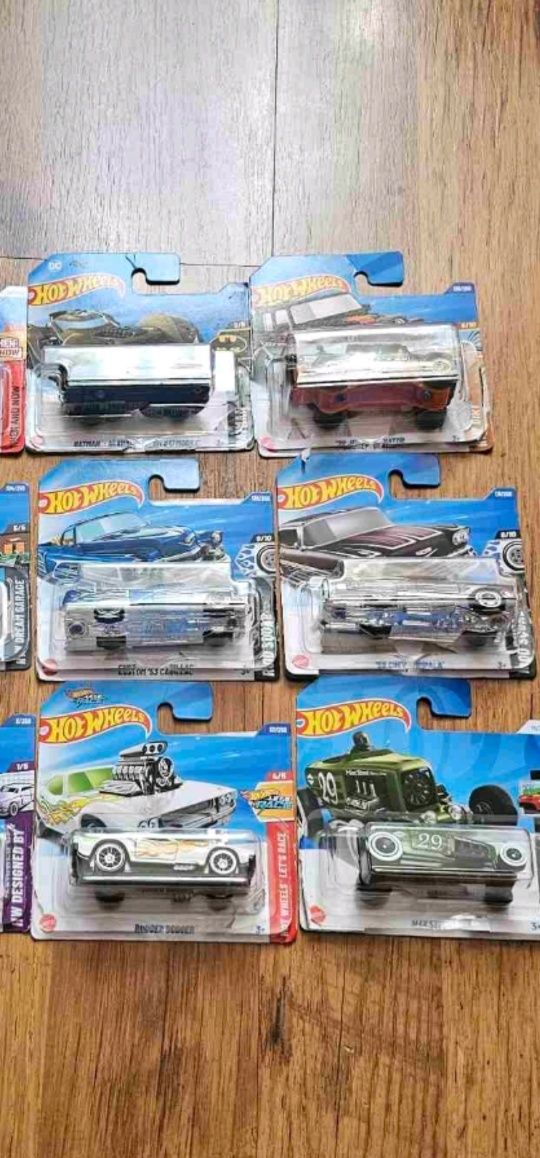 Hot Wheels колички.