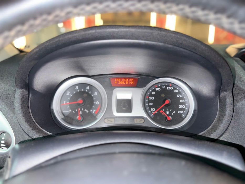 Renault clio 3 negru