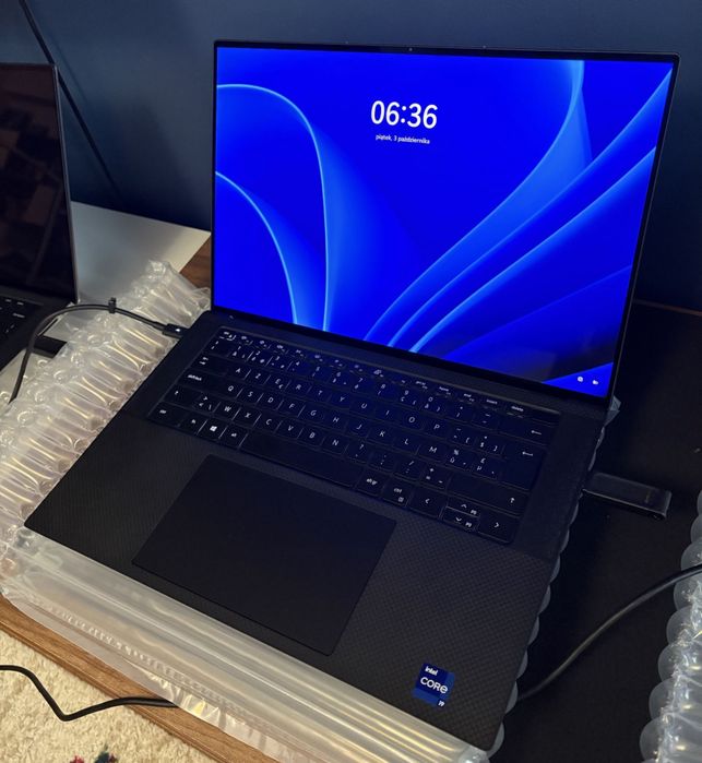Dell XPS 15 9510 WIN11 - i9-11900H RTX3050Ti 32GB 2TB 4K Touchscreen