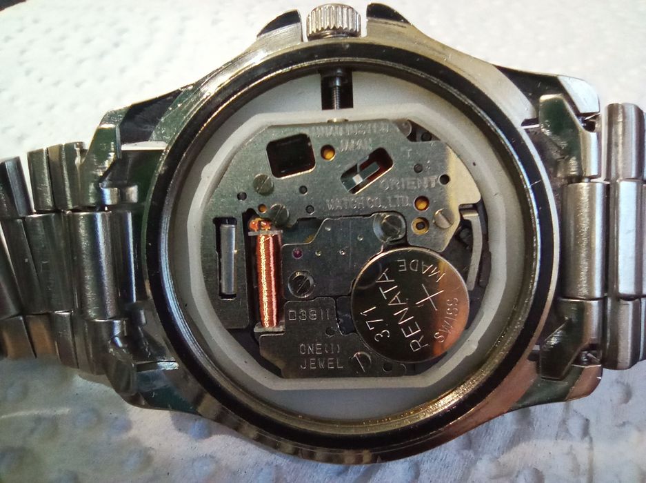 ORIENT -Кварцов часовник