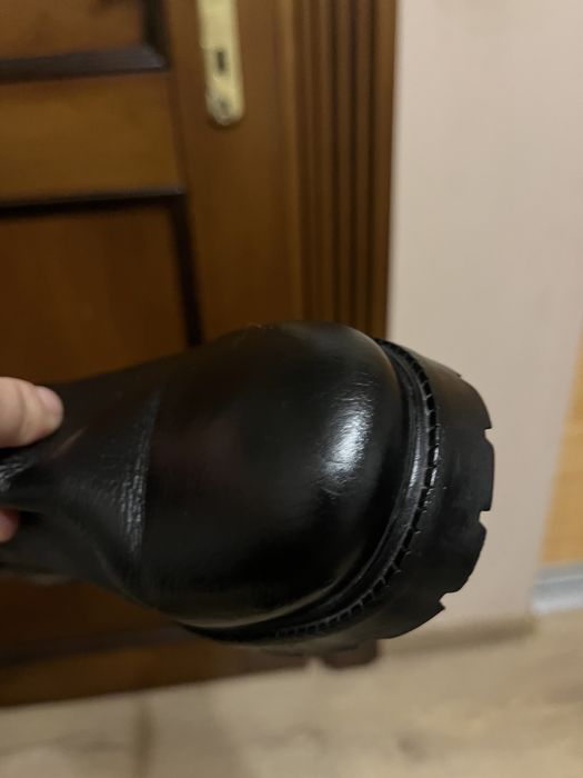 Vând cizme din piele Tory Burch marimea 37-38
