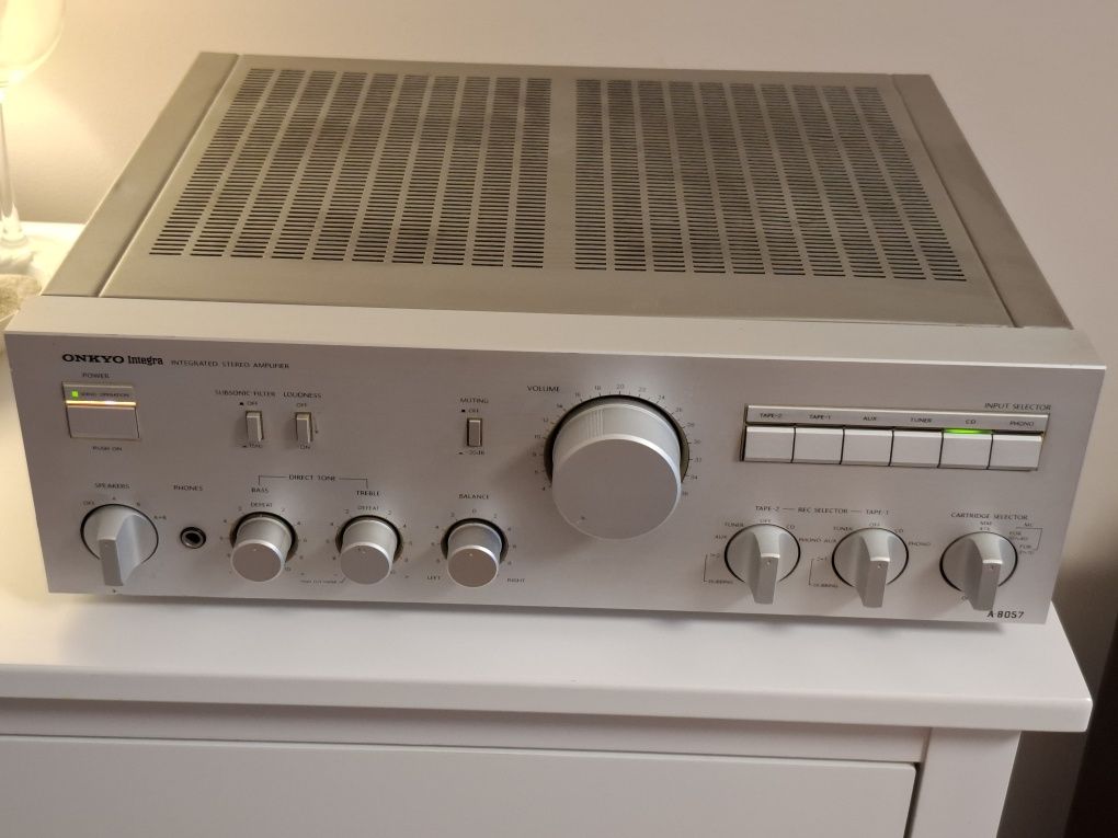 Onkyo integra 8057