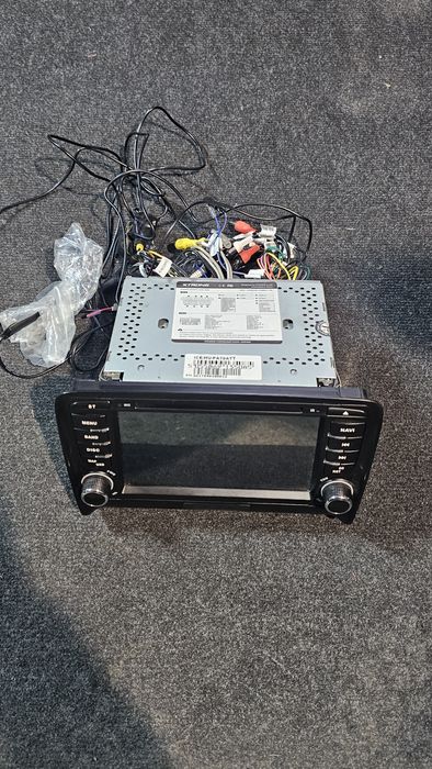 Navigatie dedicata Audi TT 8J
Stare buna de functionare 
Se vinde exa