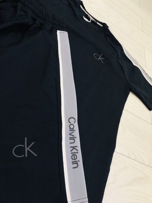 Compleu doua piese Calvin Klein