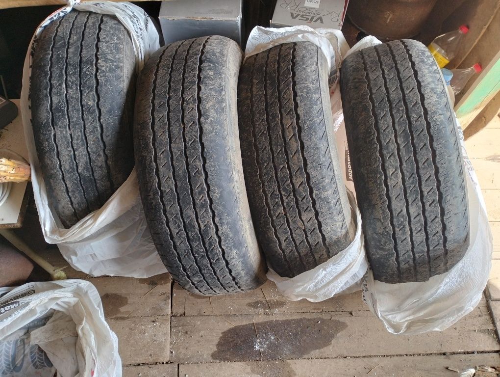 Продам шины б/у 225/65 R17