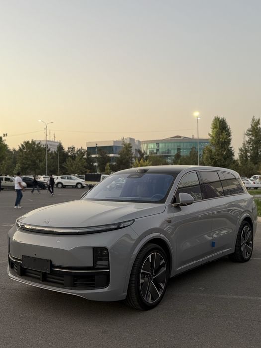 Li9 Ultra restayling 2025-26
