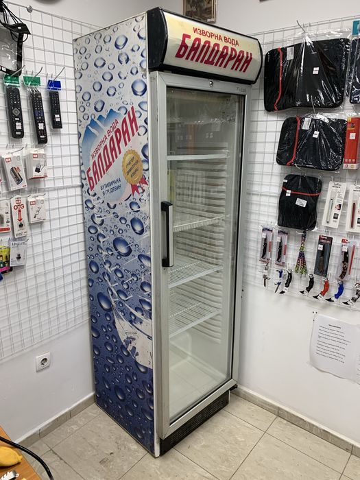 Хладилна витрина Ugur