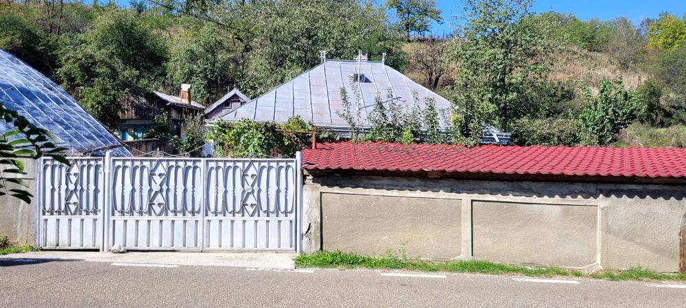 Vand casa in Sarata Bai Bacau