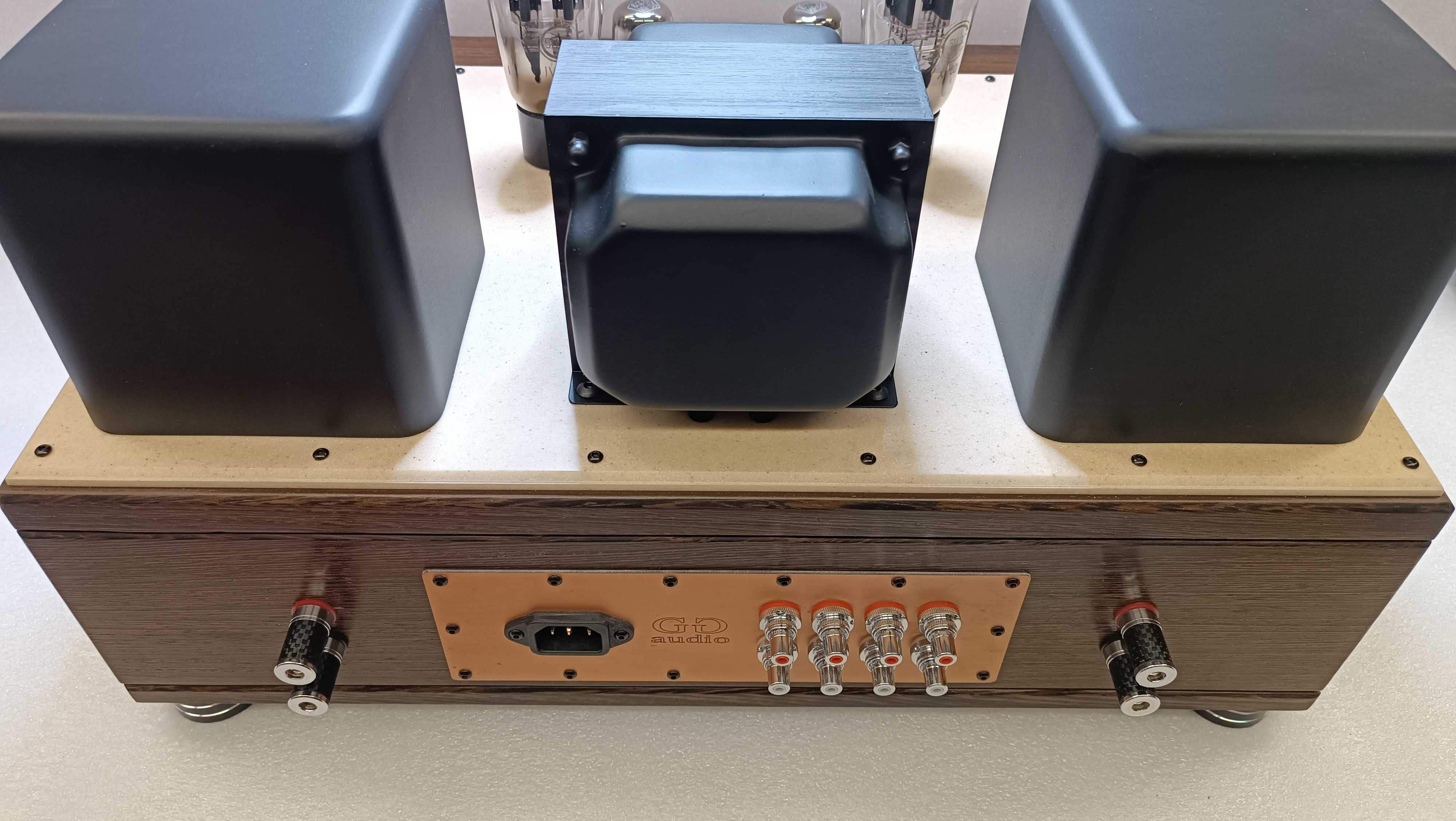 Само с поръчка! Лампов усилвател Queen Alpha 300B