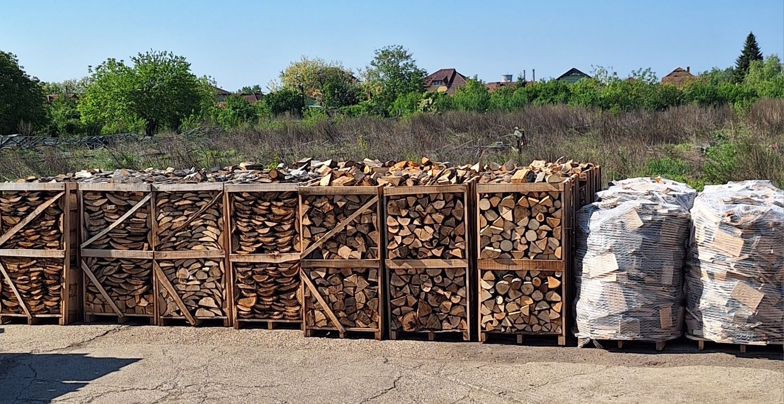 Oferta lemne de foc paletizat gata tăiate crăpate