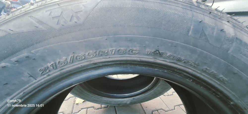Vând  cauciucuri iarnă 215 65 16c