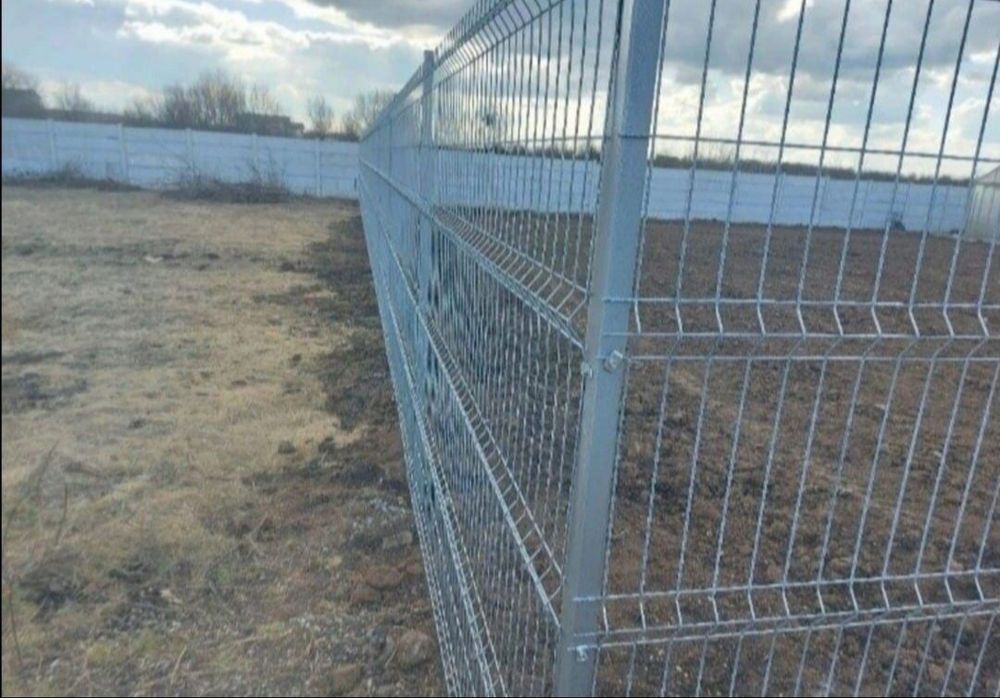 Garduri  din plasa bordurata