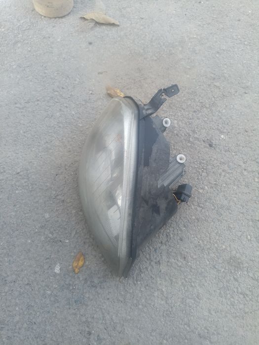 Продам фару на Приору