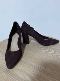 Pantofi stiletto din piele întoarsă Lazzarini