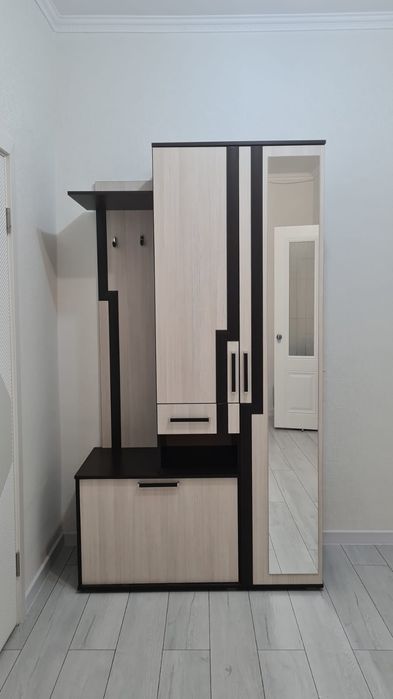 Классная прихожка с зеркалом  для квартиры, дома, дачи т.д