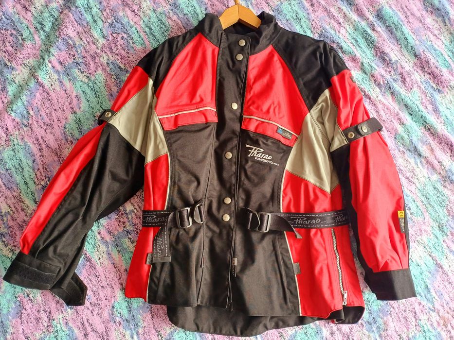 Продавам мото екипировка, якета, ръкавици, куфари