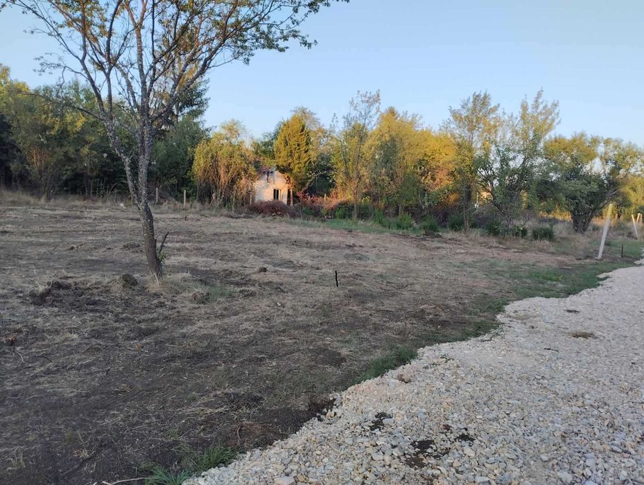 Продавам парцел в с. Негованци, Радомирско