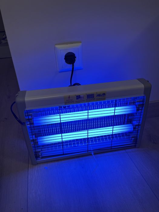 Lampa electrica anti tantari de 20W