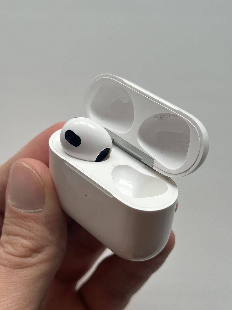 Наушник левый AirPods