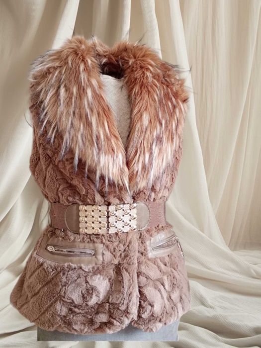 Елек- еко косъм с джобове, подплата и колан