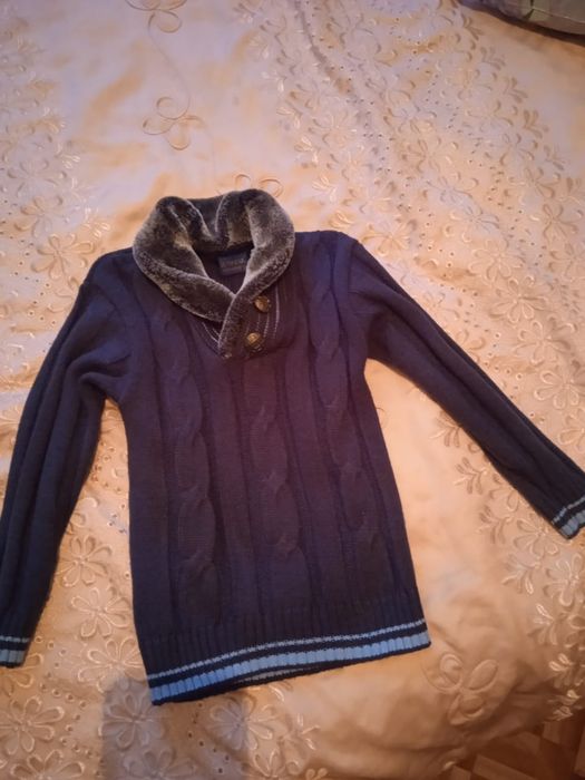 Продам детский джемпер новый и другое.