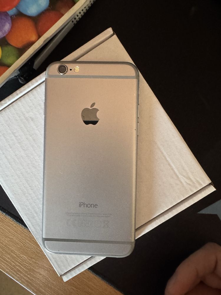 Iphone 6 продавам, батерията е ок, но може и да се смени
