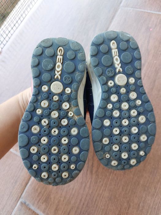 Adidasi Geox 24 cu leduri Pokemon