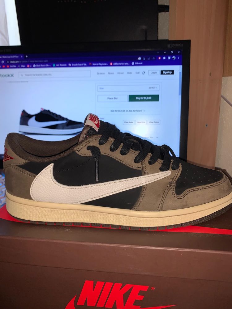 Jordan 1 low Travis scott