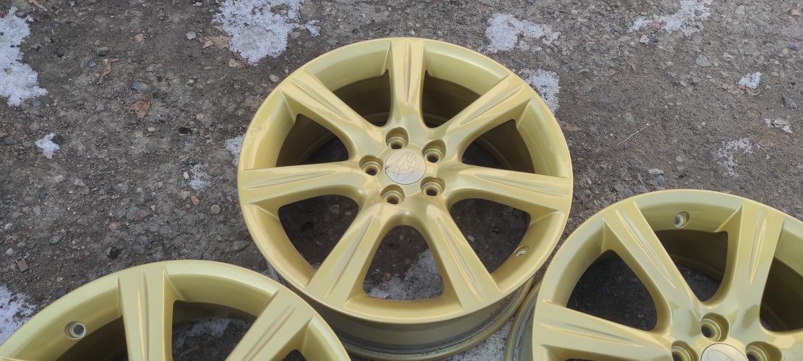 Комплект оригинальных дисков R17. Subaru.
