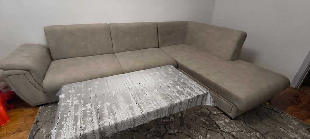 Голям ъглов диван