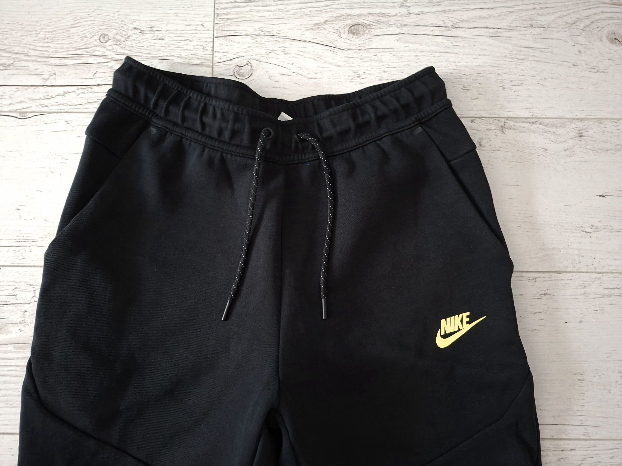 Nike Tech Black/Volt-Ориг.долнище Ново!!!