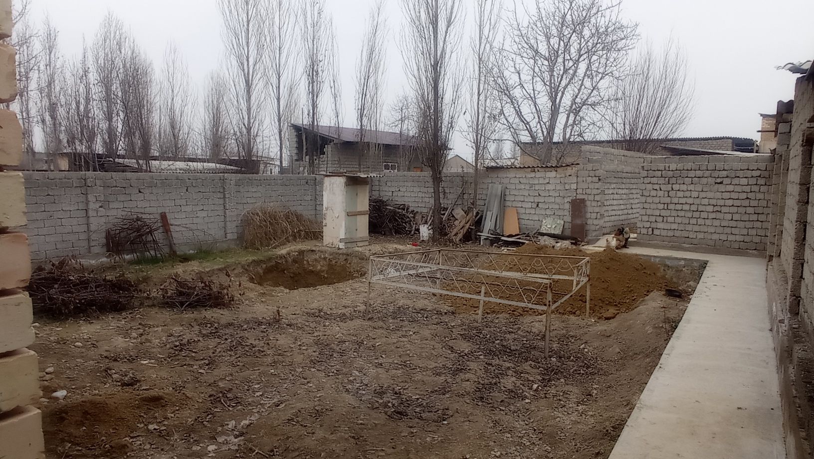 Келишилган нарх асосида Уй сотилади, 6 соток.Ким Пен Хва Фуд ситига 7.
