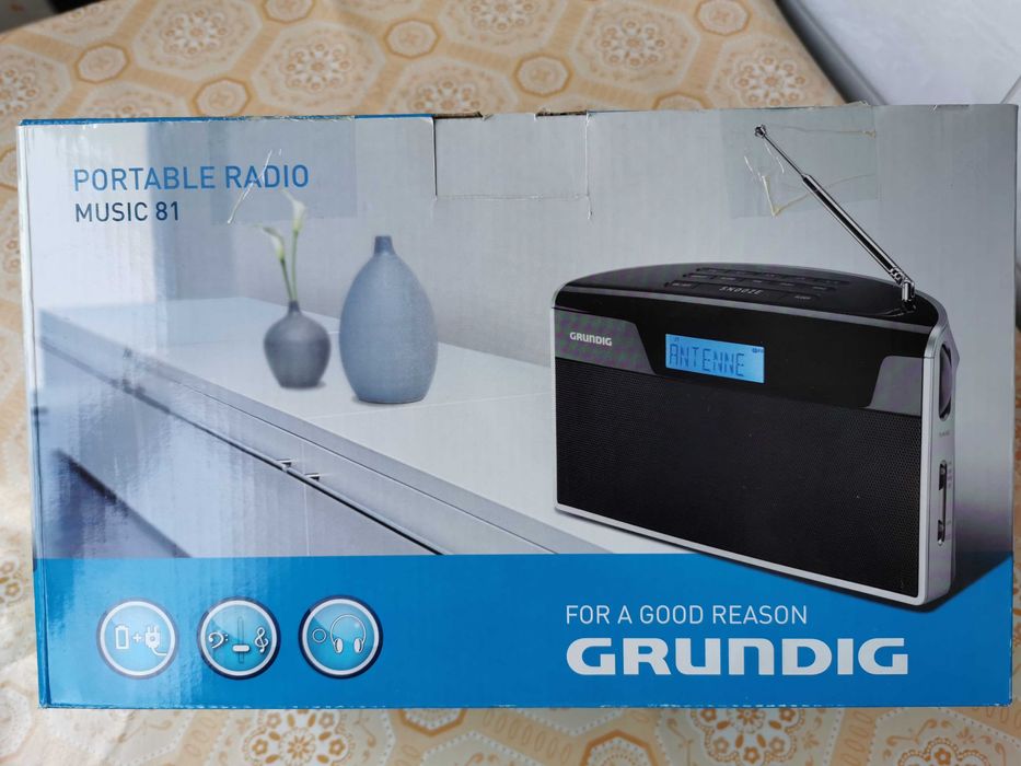 Vand aparat radio portabil Grundig Music 81,ca nou, pret 400 lei!