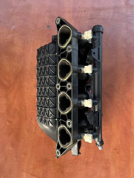 Galerie admisie vw golf 5 motor 1.4 16v BCA